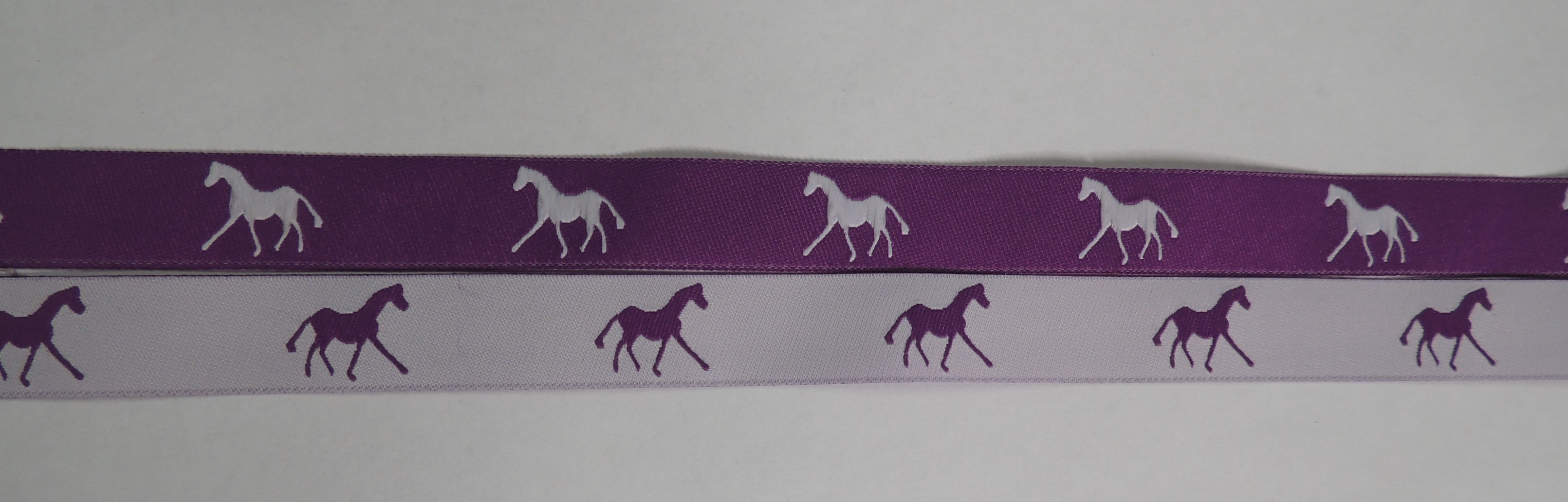 Purple with White horses / White with Purple horses